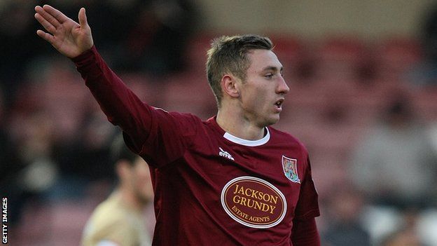 Wrexham's Louis Moult