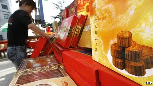 File picture of mooncakes stall in Beijing