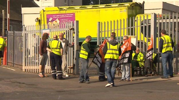 Binmen on strike