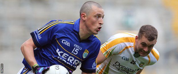 Kieran Donaghy battles with Eamon McGee in the 2012 All-Ireland quarter-final