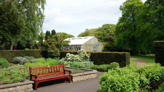 Images of Saughton Park restoration to be unveiled - BBC News