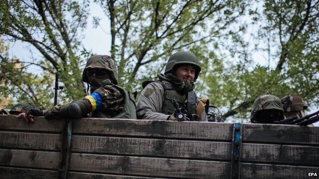 Ukrainian soldiers on a military truck in Kramatorsk town, near Slaviansk (16 September 2014)