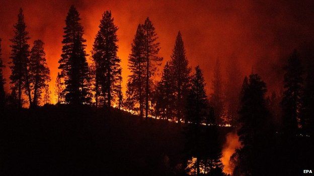 California wildfire doubles in size overnight - BBC News