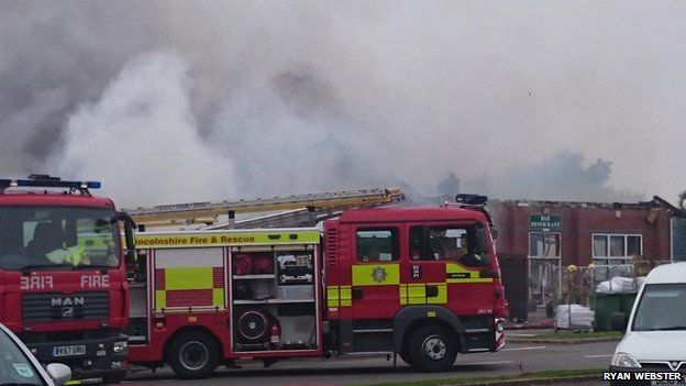 Large fire at Southview Leisure Park in Skegness - BBC News