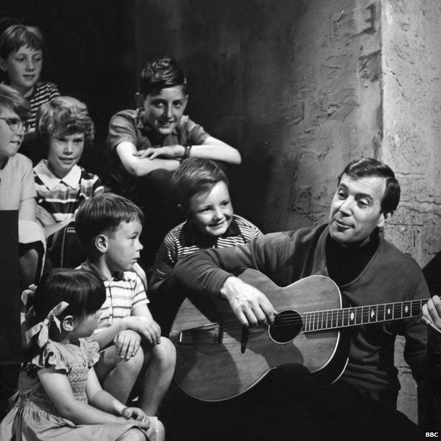 Val Doonican performing in 1964