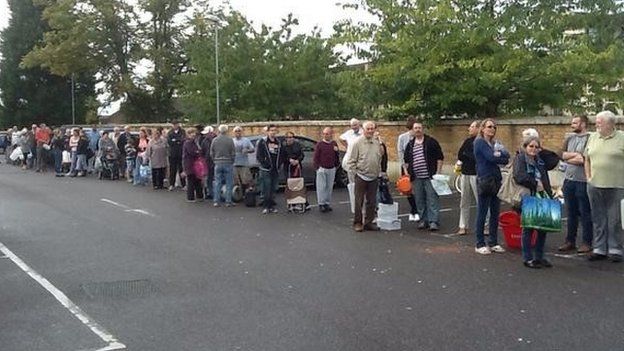 People queuing for water