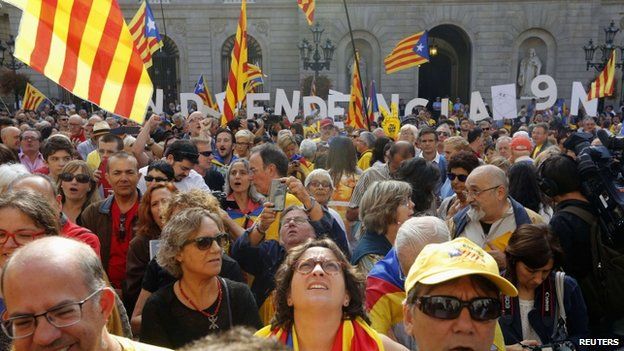Independence supporters outside the Generalitat Palace in Barcelona, 27 September