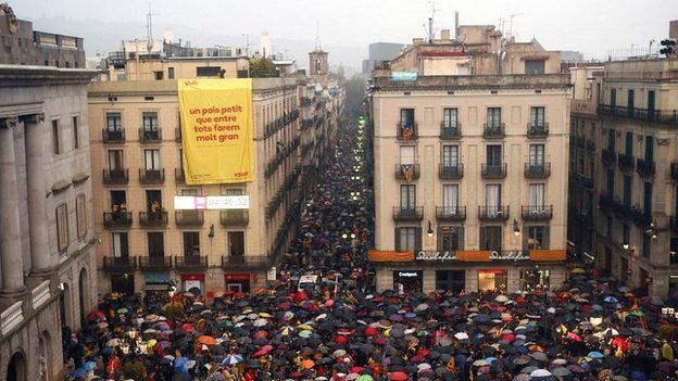 Catalan pro-independence supporters gather to protest against the Spanish Constitutional Court in front of the Generalitat de Catalunya in Barcelona - 30 September 2014