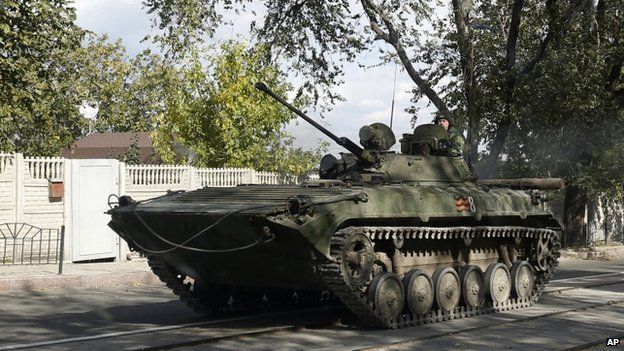 A rebel tank in Donetsk (1 Oct)