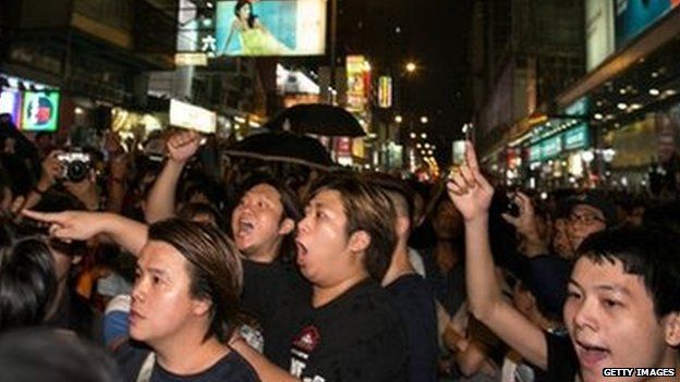 People shout at protesters in Mong Kok - 3 October