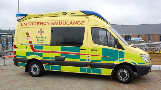 'Large risk' to Guernsey's ambulance service - BBC News