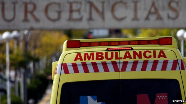 An ambulance enters the emergency area at Alcorcon's hospital, outside Madrid, October 9, 2014
