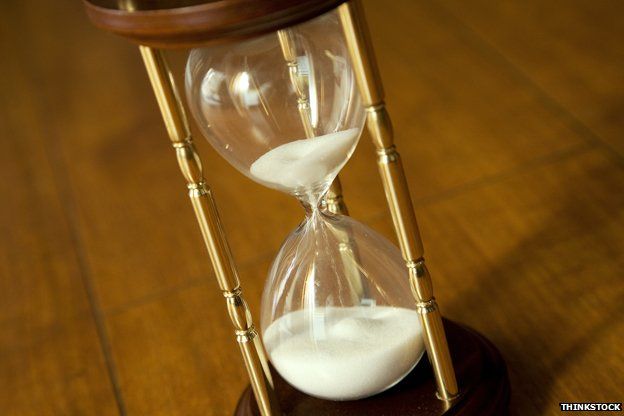 Sand going out of an hourglass