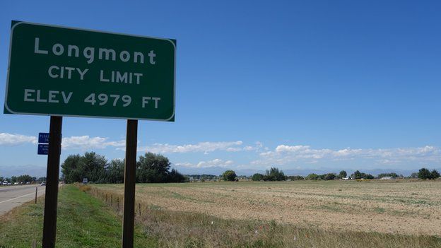 Longmont city limit sign