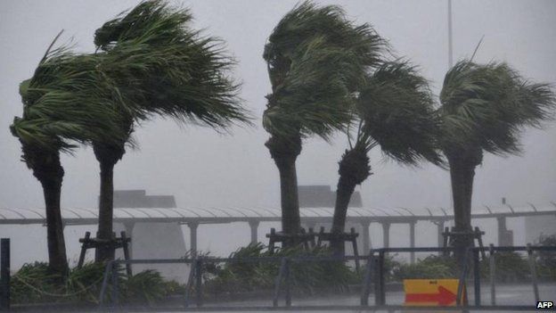 Japan prepares for 'powerful' Typhoon Vongfong - BBC News