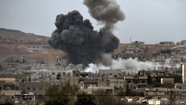 Islamic State crisis: US intensifies airs strikes in Kobane