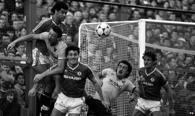 Oxford United against Manchester United in 1986