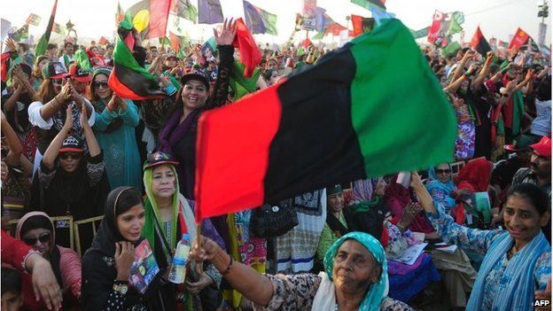 Supporters of Bilawal Bhutto Zardari, chairman of the Pakistan Peoples party (PPP), gather during a rally in Karachi on October 18