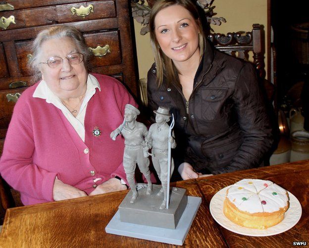 Mary Wright and granddaughter Izzy