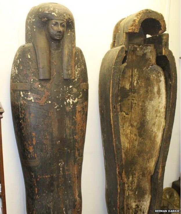 Egyptian sarcophagus found in Essex house - BBC News