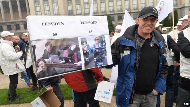 Belgian police demonstrate against pension reforms (23 Oct)