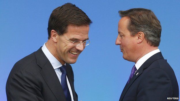 Mark Rutte (l) and David Cameron at the Nato summit near Newport