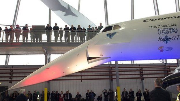 Restored Concorde nose mechanism demonstrated