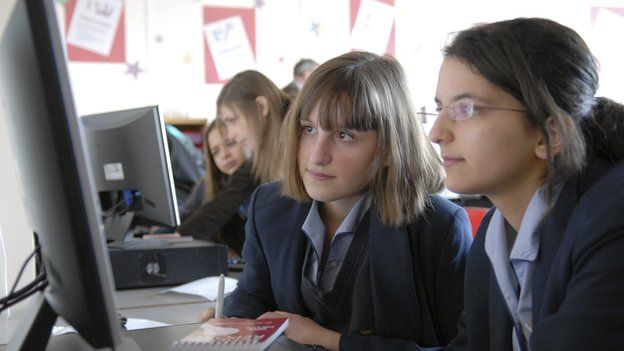 Pupils with computer