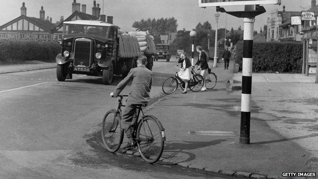 Cycling on the roads 1936
