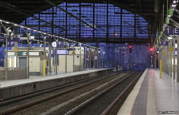 Ostbahnhof railway station in Berlin (5 Nov)