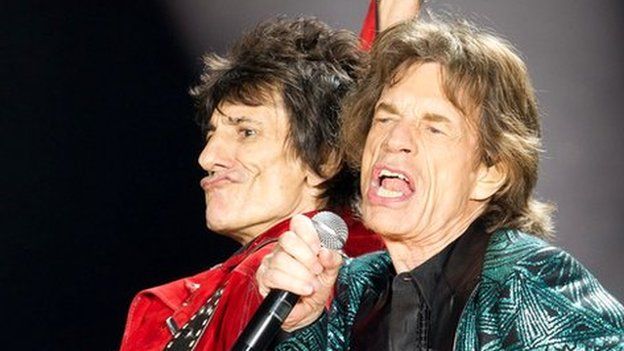 Ronnie Wood and Mick Jagger on stage in Adelaide, October 2014