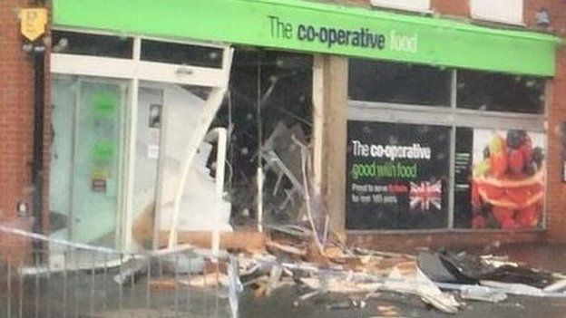 Digger used in Ibstock Co-op cash machine raid - BBC News