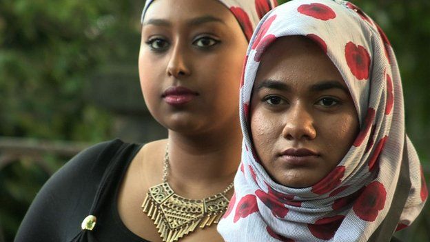 Models wearing a 'poppy hijab'