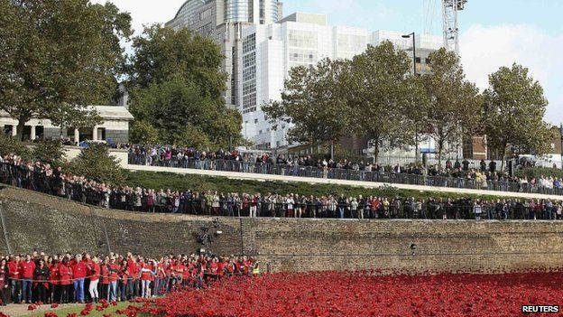 Crowds at the poppy display