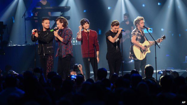 One Direction win three MTV Europe Music Awards in Glasgow - BBC Newsround