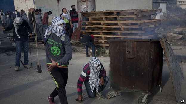 Palestinians clash with Israeli police in Ramallah. 11 Nov 2014