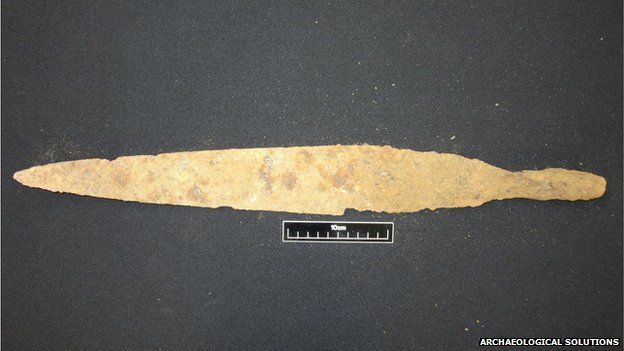 Spearhead found in Anglo-Saxon grave