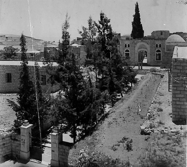 A View of Osman Manzil, the main building in Zawiyat Hindiyyah, 1945.