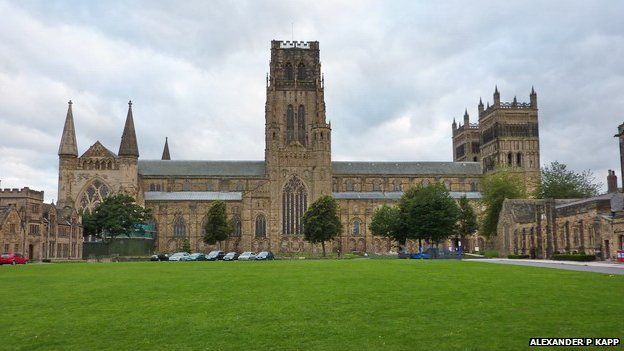 Christmas Star Wars Lego 'beaten' by Durham Cathedral - BBC News