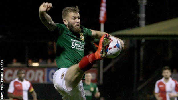 Wrecsam v Aldershot