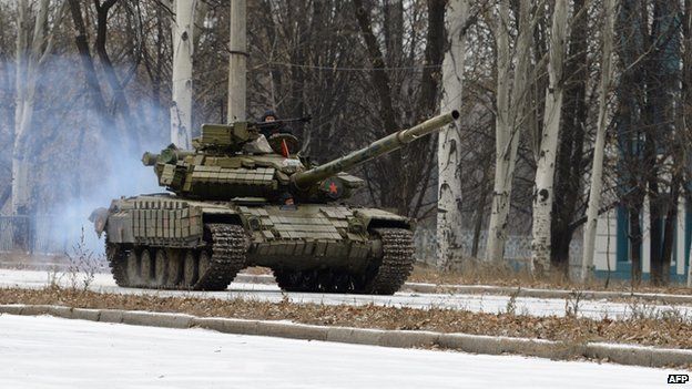 Russian T-72 tank in rebel-held area near Donetsk airport (pic - 26 Nov 14)