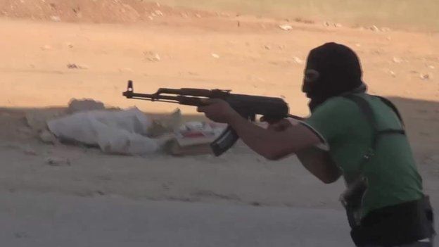 An Islamic State (IS) fighter