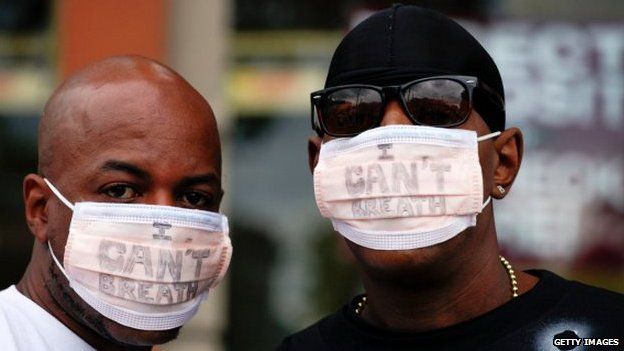 protesters wearing I can't breathe masks