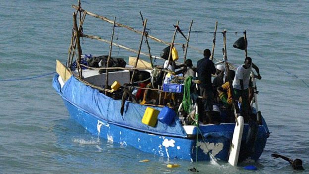 Yemen ship sinking: 35 rescued off coast - BBC News