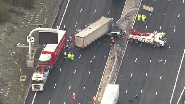 M25 death crash: Suspect transferred to mental health service - BBC News