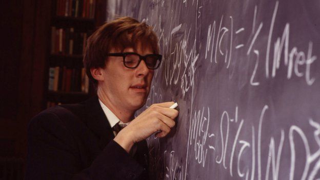 Eddie Redmayne avoided Benedict Cumberbatch's Hawking film - BBC News