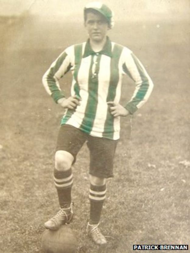 WW1 Why was women's football banned in 1921? BBC News