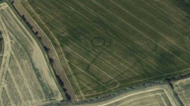 Field markings near Wattisham