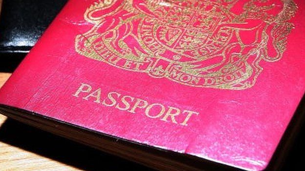 Citizenship checks missed criminal records, report finds - BBC News