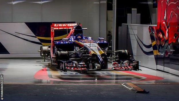 Toro Rosso 2014 car in garage